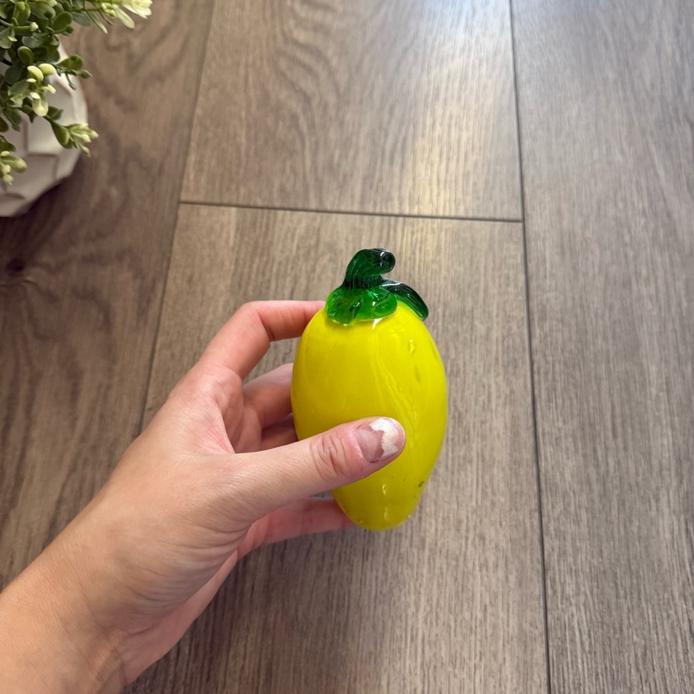 Vintage MCM Hand Blown Yellow‎ Mango Glass Fruit - Picture 4 of 6